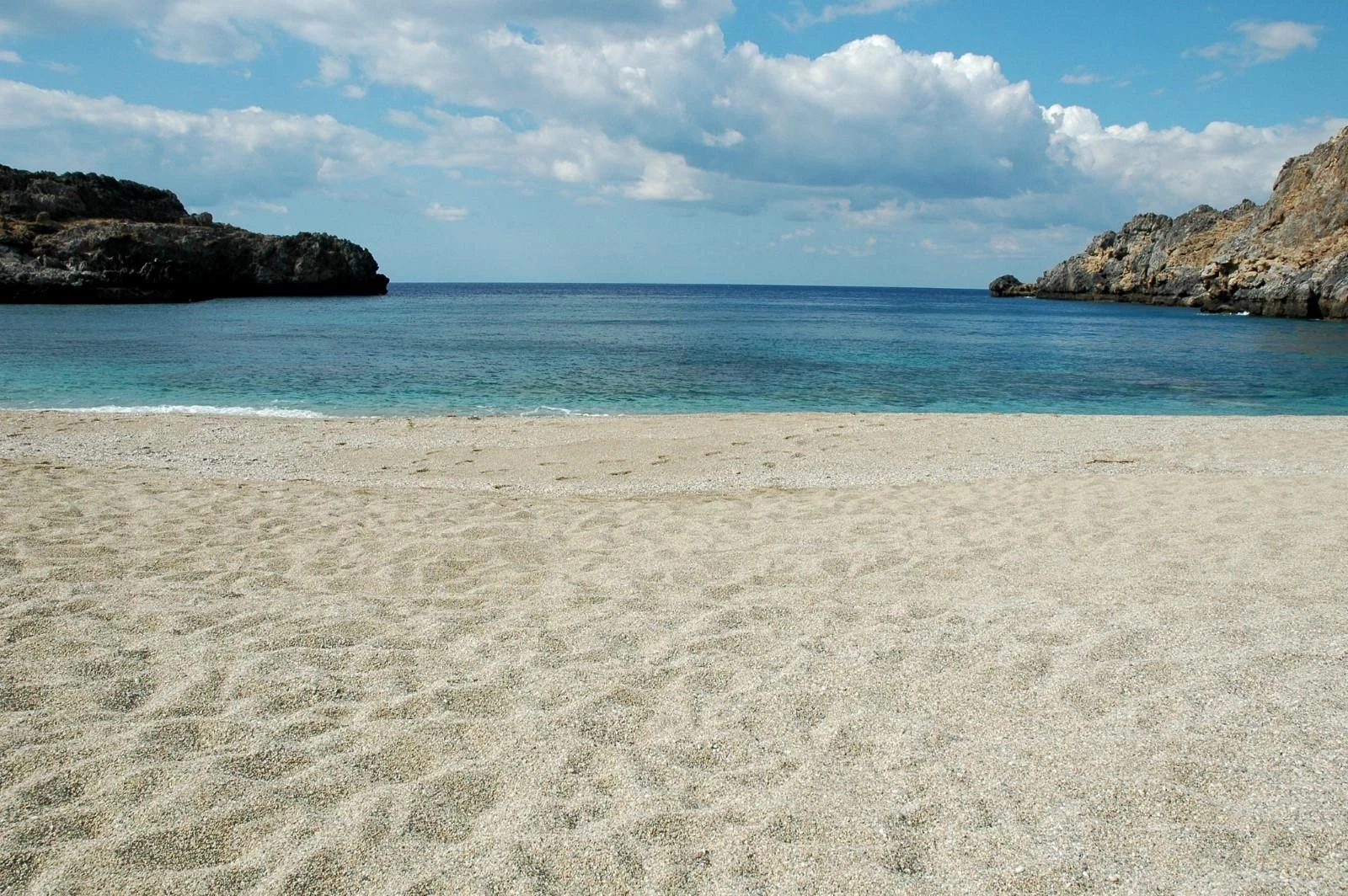 Ζάκυνθος: Πλησίασε στην παραλία και έπαθε σοκ από το απρόσμενο θέαμα (εικόνες)